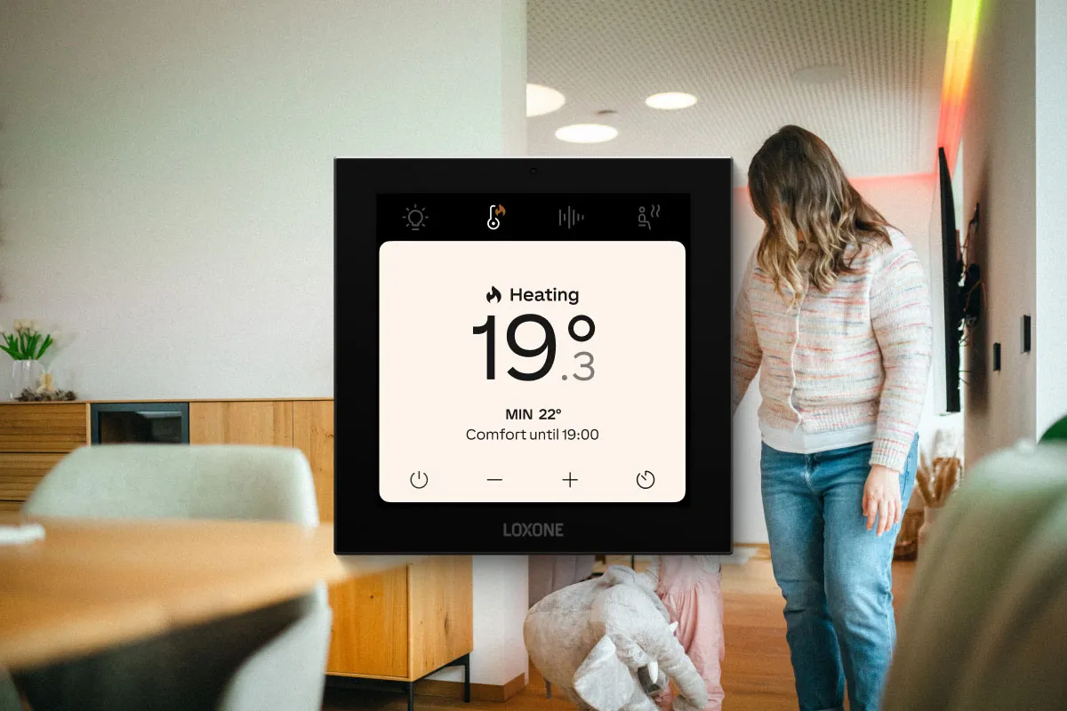 Loxone Touch Pure Display mit konfigurierbarer Touch-Oberfläche
